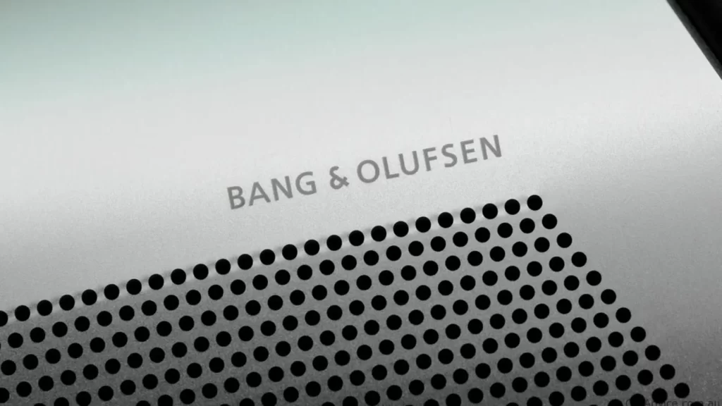 アストンマーティン　ヴィラージュ Bang & Olufsen