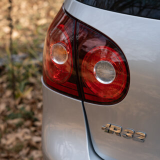 VW ゴルフ5 R32純正スモークテールレンズ　中古 DSC05000-2-320x320.jpg