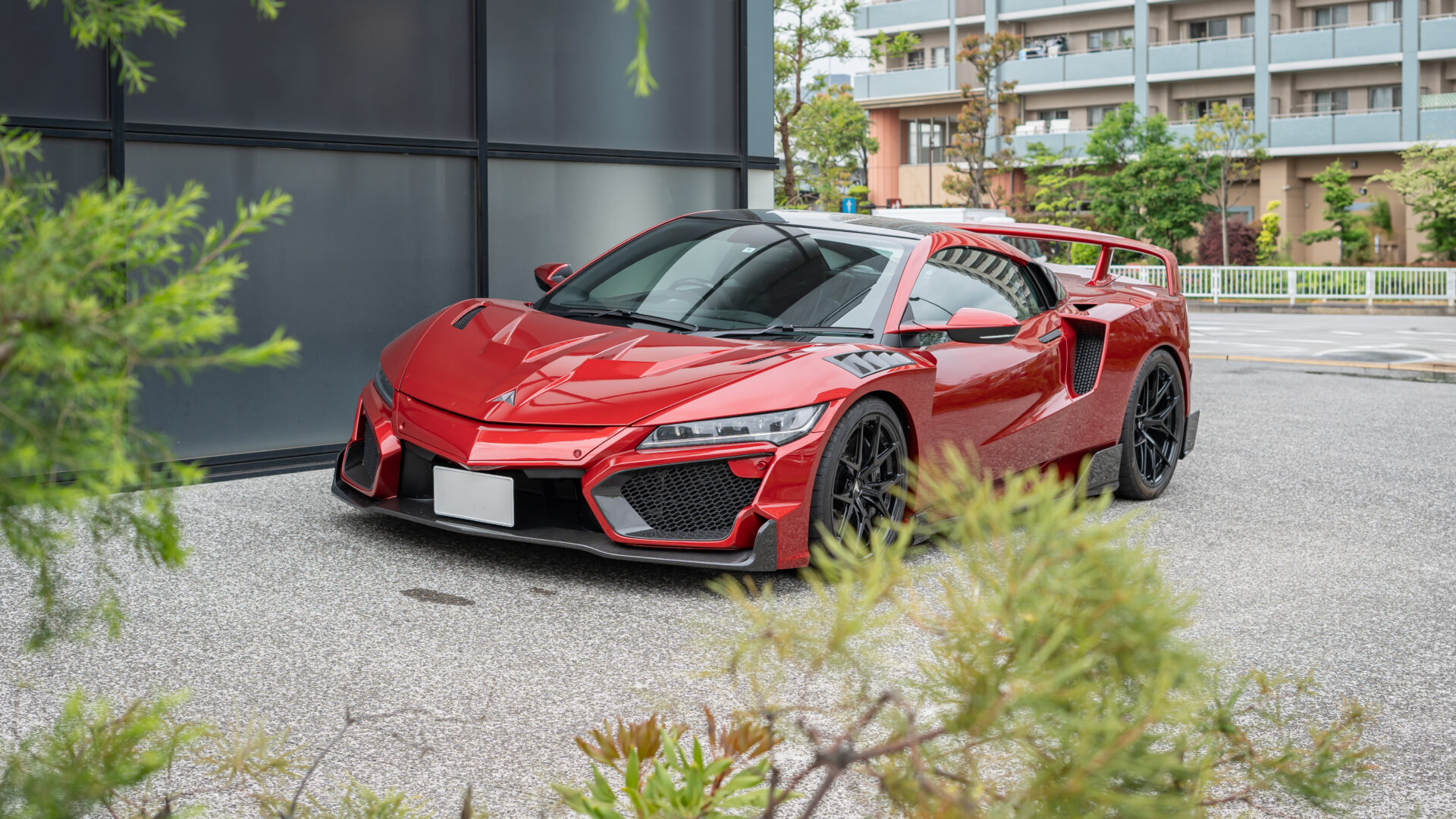 ホンダNSXが戦闘機に進化！ARTA MECHANICS LEGAVELO Aguri Edition V2Rのクリムゾンメタリックの魅力、デザインを紐解いていく。